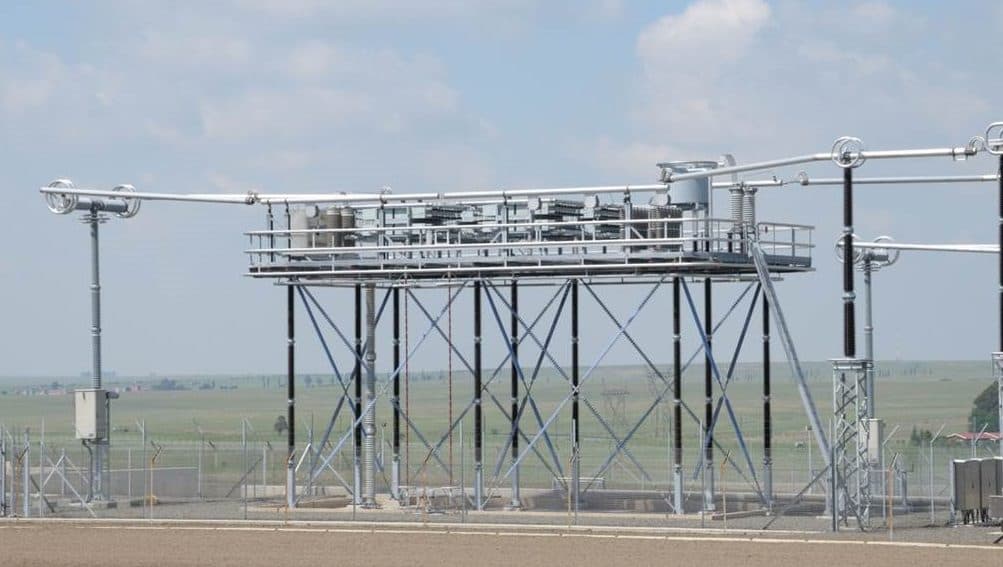 An elevated reactive power compensation platform at a transmission substation